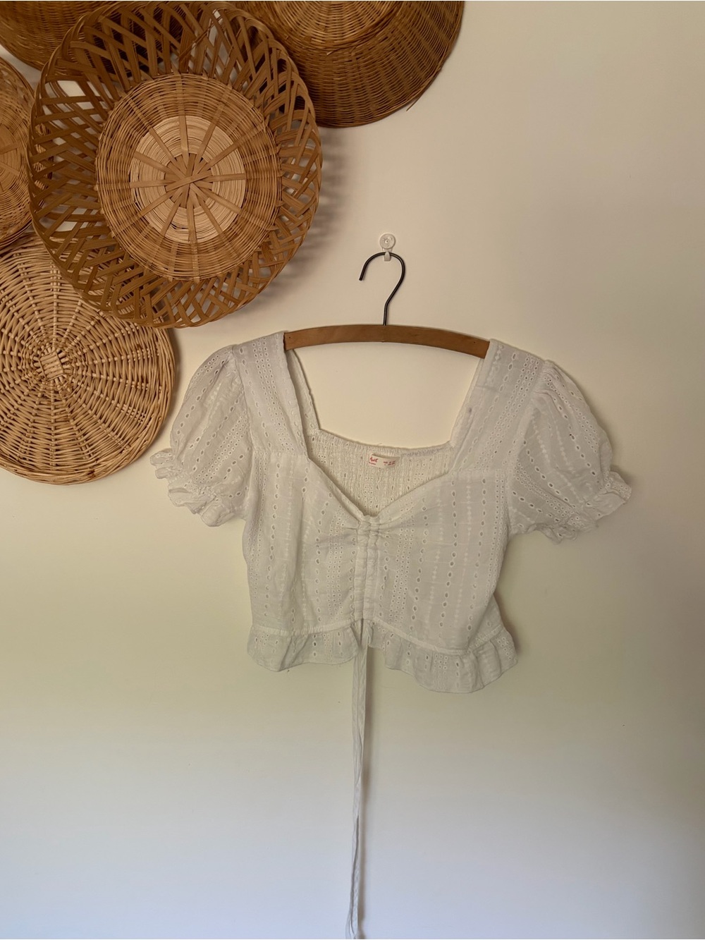 ROMWE White Eyelet Puff Sleeve Cropped Top with Front Tie